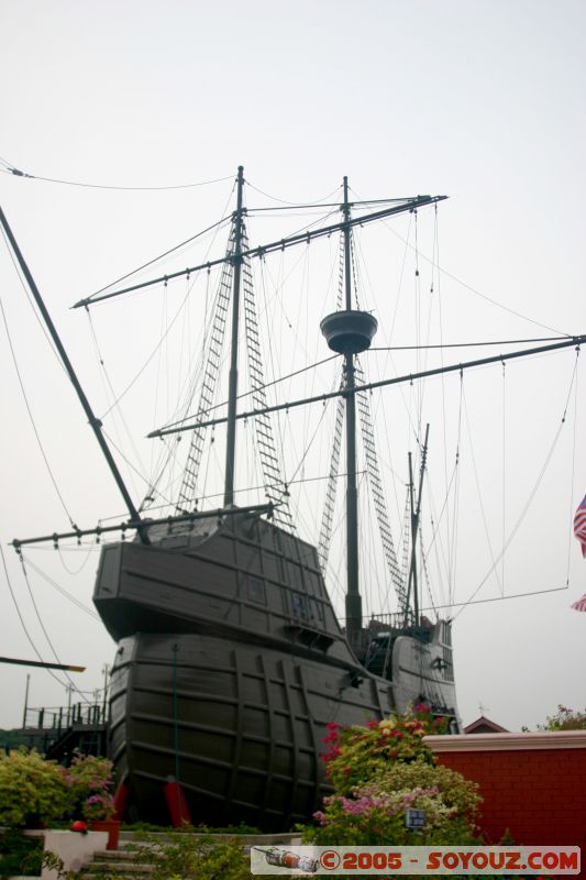 Caravelle - musée Samudra
Mots-clés: A Famosa Cheng Hoon Teng Dutch Square Independence Malacca Malaysia Melaka Saint Francis Xavier