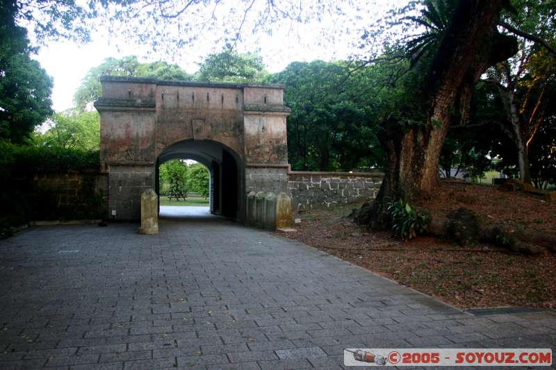 Entr�e du fort / Fort entrance
