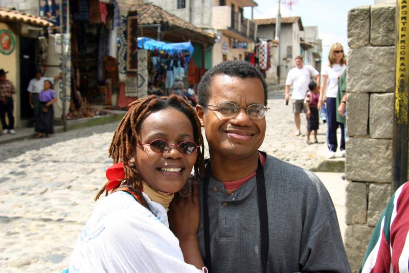 ? & ?
Sud-Africaine et Français - Chichicastenango (Guatemala) - Juin 2004
