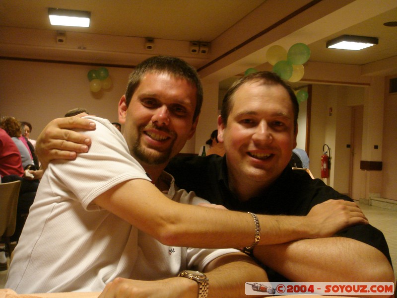 Didier
après son retour en France après 2 ans à Los Angeles, pour son 40e anniversaire.
Français - Dingy St Clair (France) - Mai 2006
