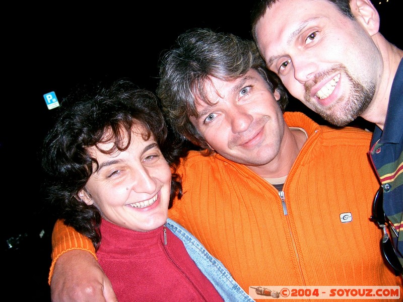 Sylvie et Patrick
Nous nous sommes rencontré lors de la visite d'une mine à Potosi en Bolivie. Retrouvailles à Nyon pour un restaurant en 2005 avec Seb et Manue également. C'est la que nous avons découvert que Manue et Patrick se connaissaient.
Suisses - Nyon (Suisse) - Juillet 2005
Revu depuis en 2006
