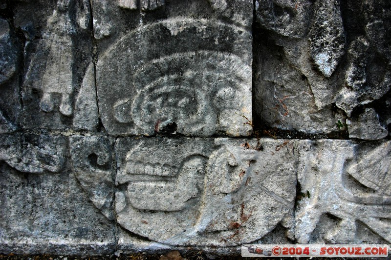 Chichen Itza - Tzompantli (mur des cranes)
Mots-clés: Ruines Maya patrimoine unesco