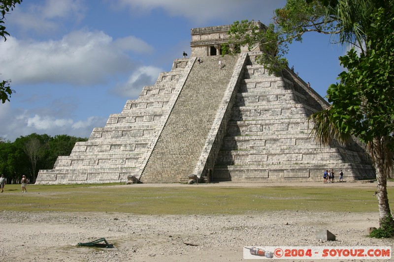 Chichen Itza - Castillo
Mots-clés: Ruines Maya patrimoine unesco