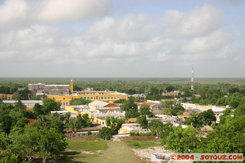 Vue sur Izamal depuis la Piramide Kinich Kakmo
Mots-clés: Ruines Maya