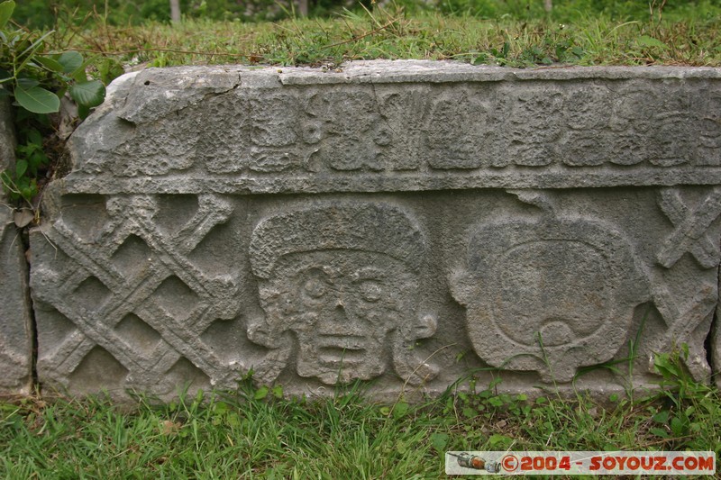 Uxmal - Templo sur
Mots-clés: Ruines Maya patrimoine unesco
