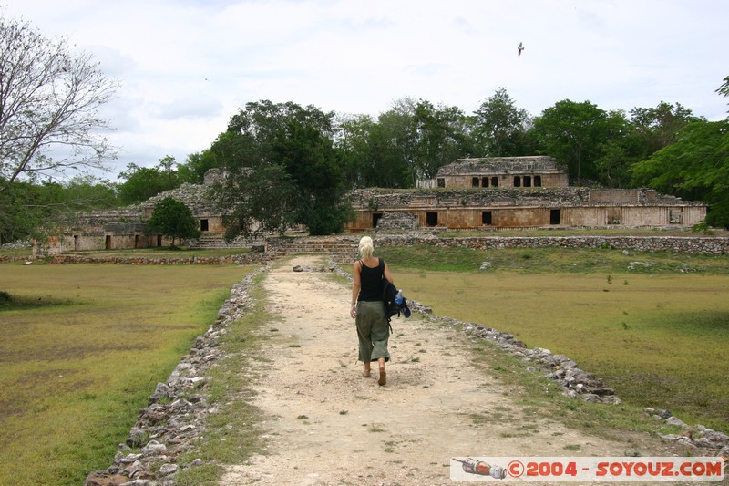 Labna - La voie Sacrée (sacbe)
Mots-clés: Ruines Maya