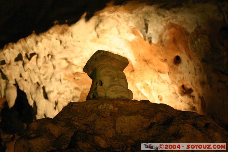 Les Grottes de Loltun
Mots-clés: grotte