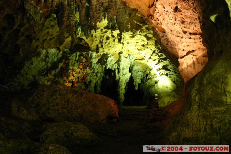 Les Grottes de Loltun
Mots-clés: grotte