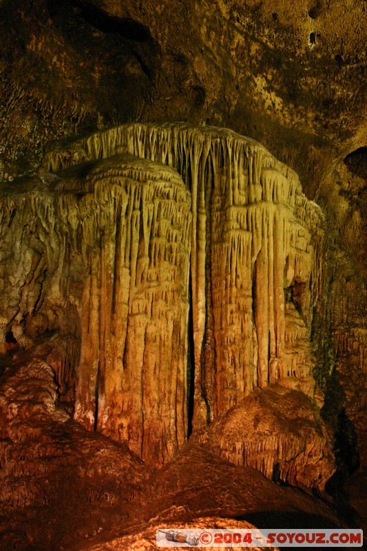 Les Grottes de Loltun
Mots-clés: grotte