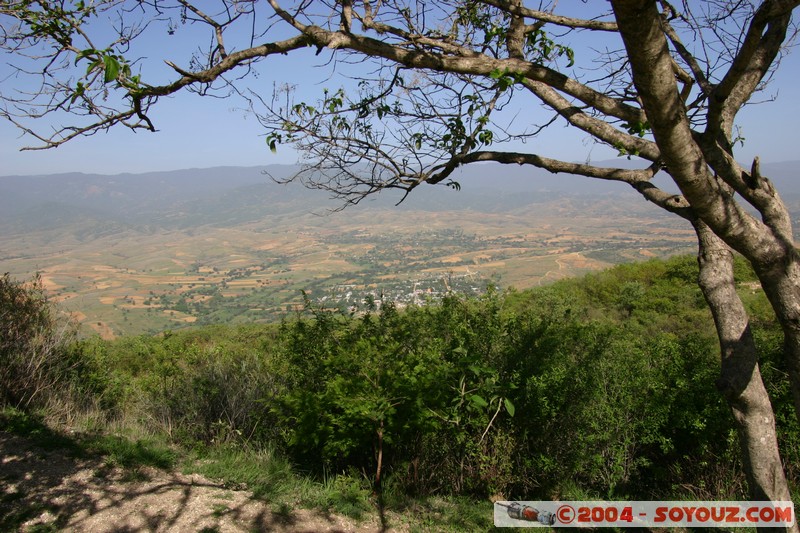 Monte Alban - vue sur la vallee
