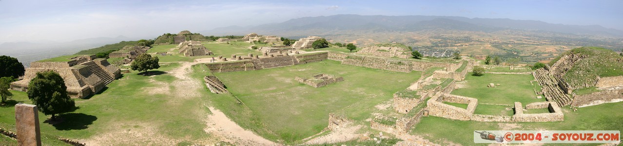 Monte Alban - Patio Hundido - panoramique
Mots-clés: Ruines patrimoine unesco