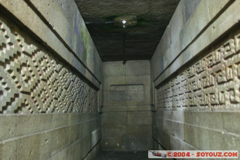 Mitla - groupe des Colonnes
Mots-clés: Ruines