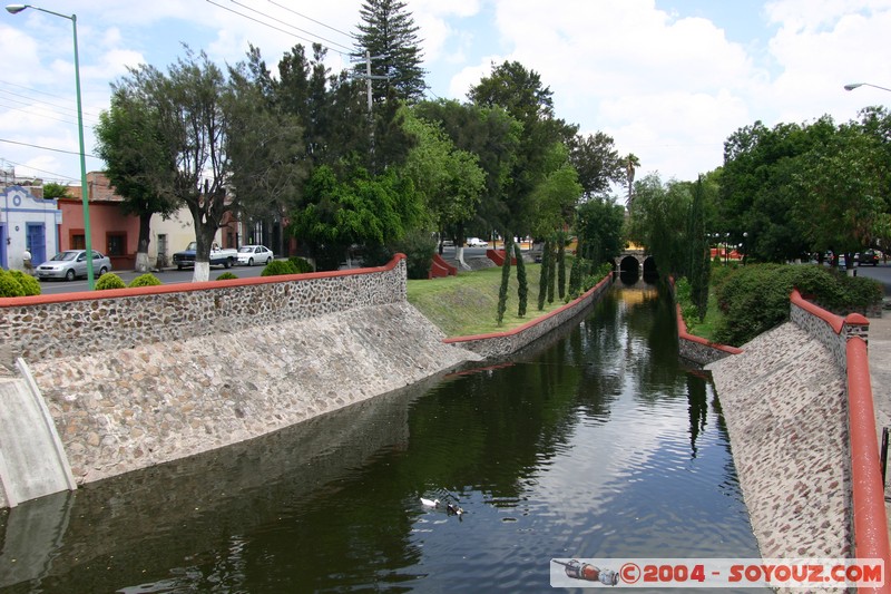 Queretaro - av Universidad
