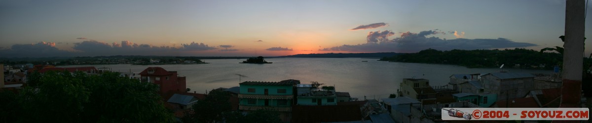 Vue panoramique sur le lac Peten Itza
Panoramic view on Peten Itza lake
Mots-clés: sunset, couché de soleil