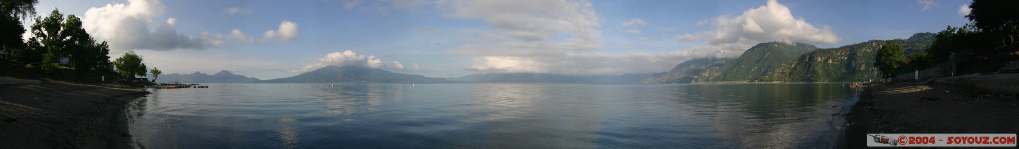 Vue panormique sur le Lac Atitlan
