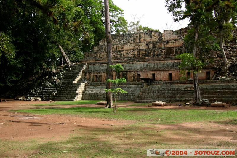 Plaza Occidental et Acropolis
