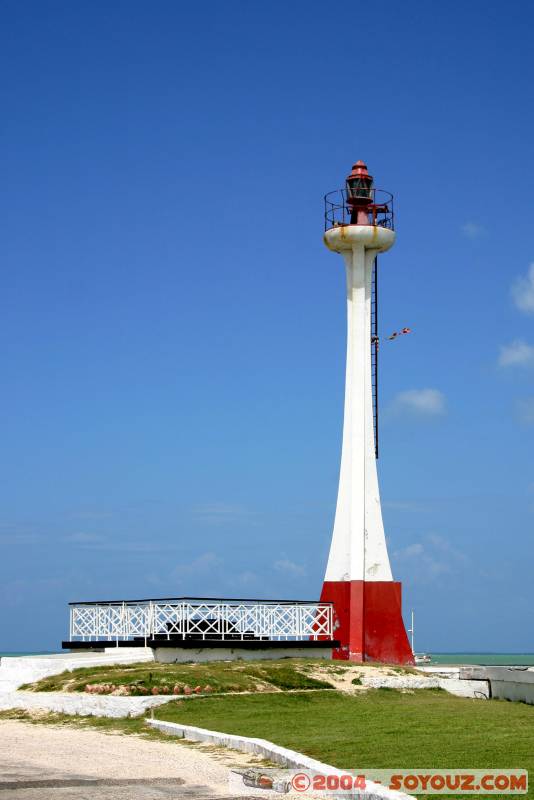 Baron Bliss Memorial and Fort George Lighthouse
