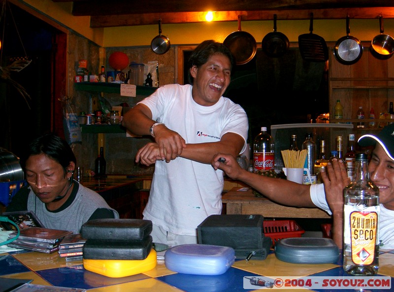 Montanita - Hostal Papaya Verde
Mots-clés: Ecuador Nuit Fete