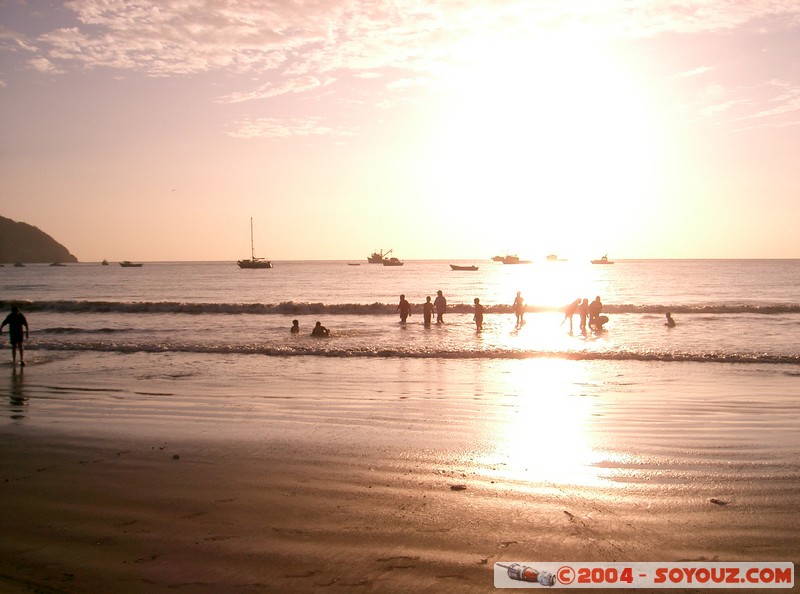 Puerto Lopez - Sunset on the sea
Mots-clés: Ecuador sunset plage