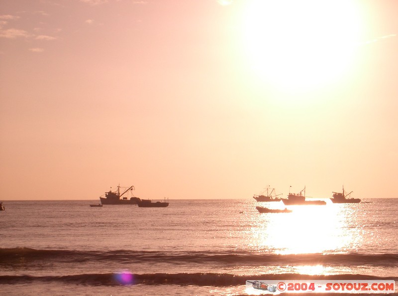 Puerto Lopez - Sunset on the sea
Mots-clés: Ecuador sunset bateau plage