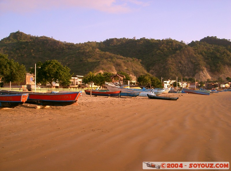 Puerto Lopez
Mots-clés: Ecuador sunset bateau plage