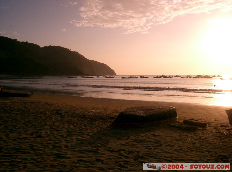 Puerto Lopez
Mots-clés: Ecuador sunset bateau plage