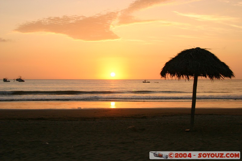 Puerto Lopez - Sunset on the sea
Mots-clés: Ecuador sunset plage