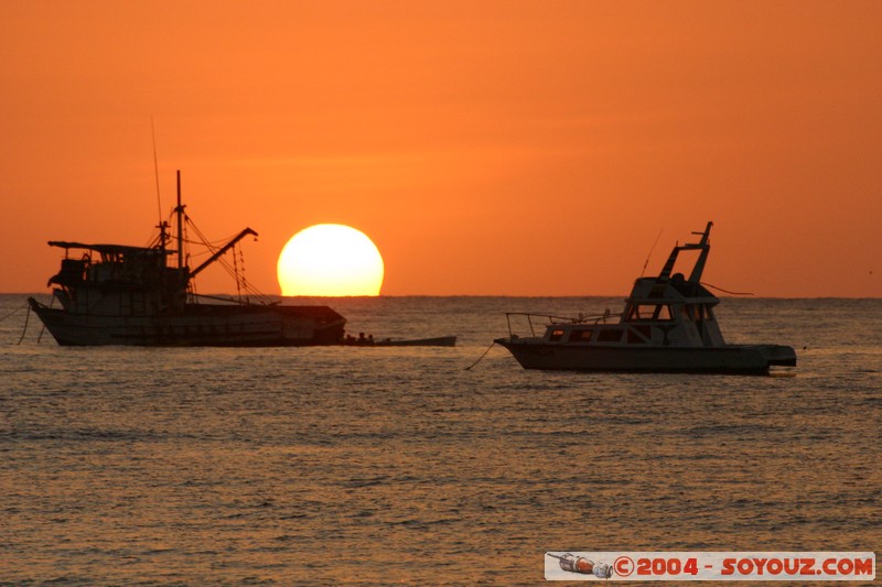 Puerto Lopez - Sunset on the sea
Mots-clés: Ecuador sunset bateau plage