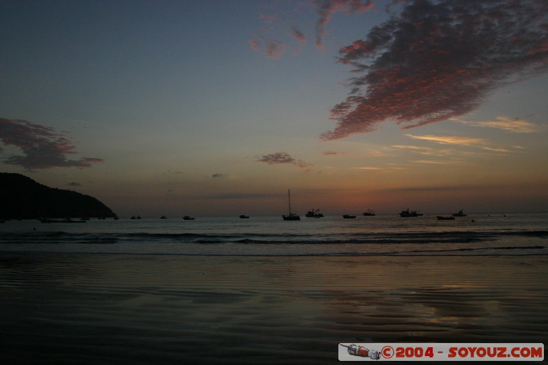 Puerto Lopez - Sunset on the sea
Mots-clés: Ecuador sunset bateau plage