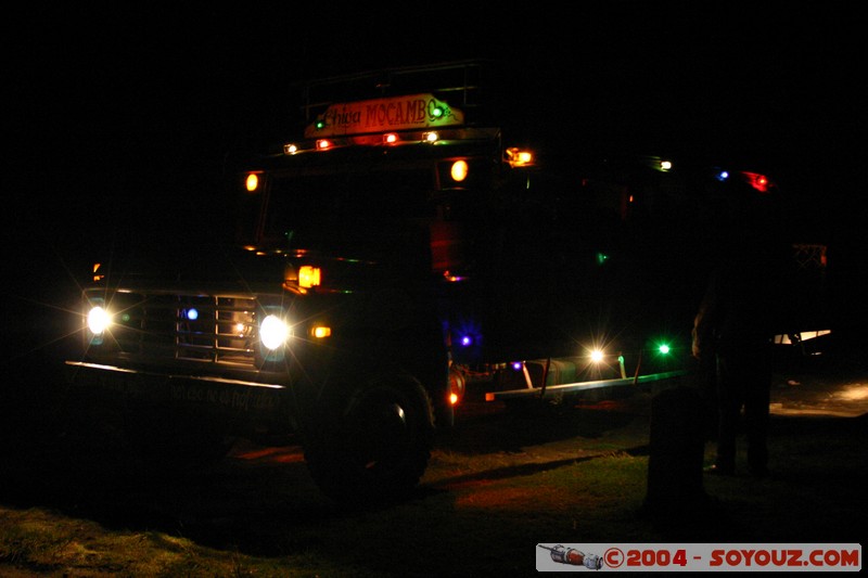 Banos - Bus Chiva Mocambo
Mots-clés: Ecuador Nuit voiture