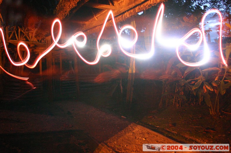 Jungle Trek - Light Writing
Mots-clés: Ecuador Nuit Insolite