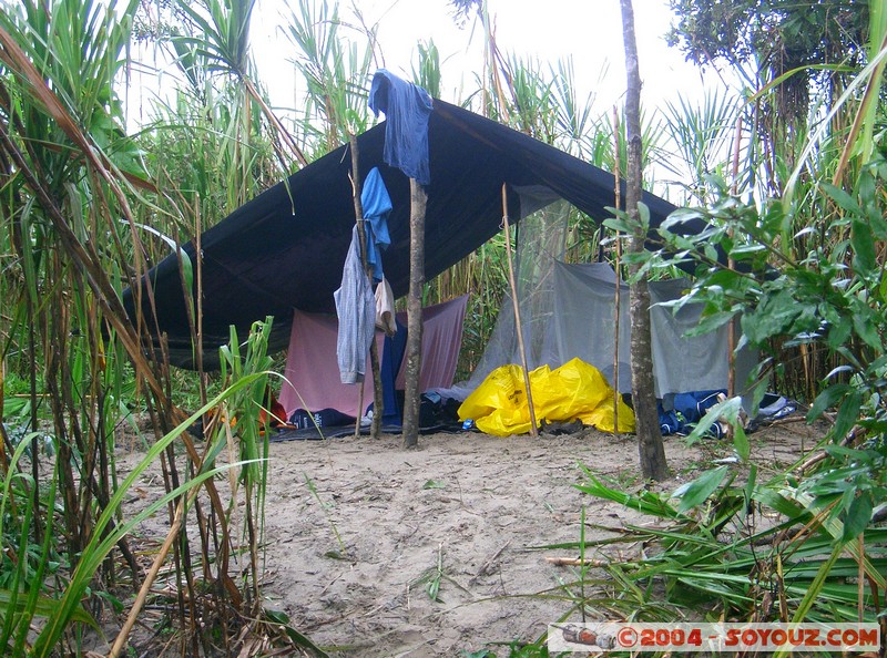 Rio Napo - Campement
Mots-clés: Ecuador Riviere