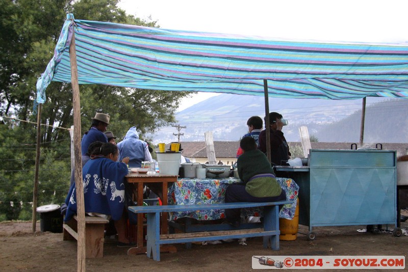 Otavalo - Marche aux bestiaux
Mots-clés: Ecuador Marche personnes Nourriture