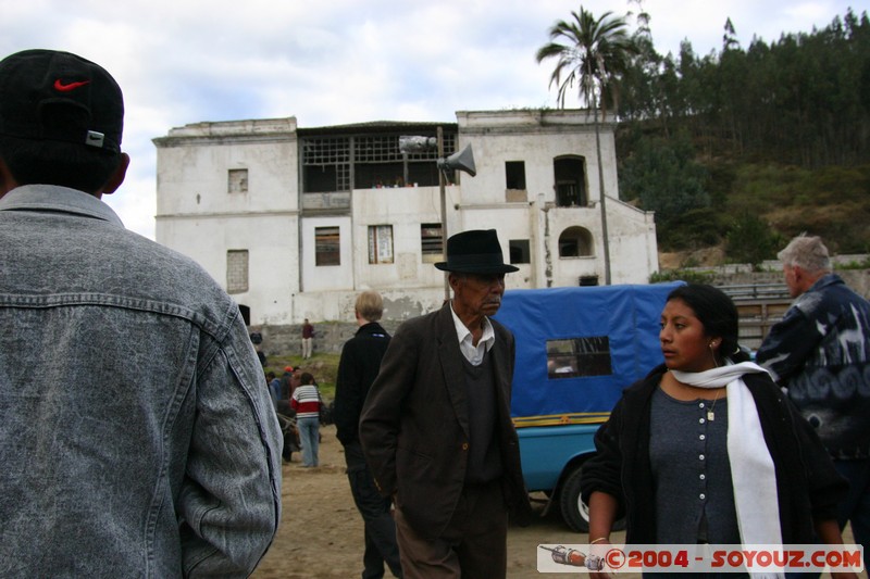 Otavalo - Marche aux bestiaux
Mots-clés: Ecuador Marche personnes