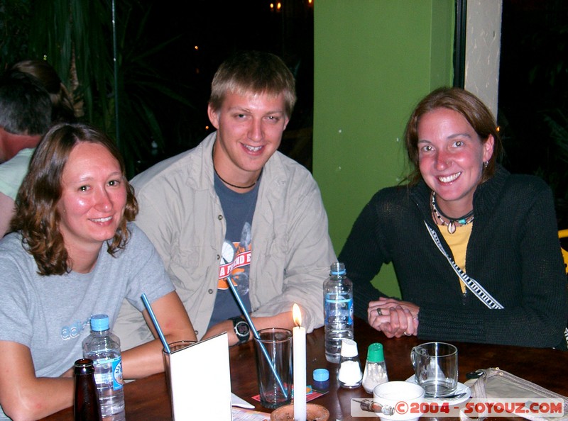 Quito - Sherry, Rob and Evy
Mots-clés: Ecuador Nuit