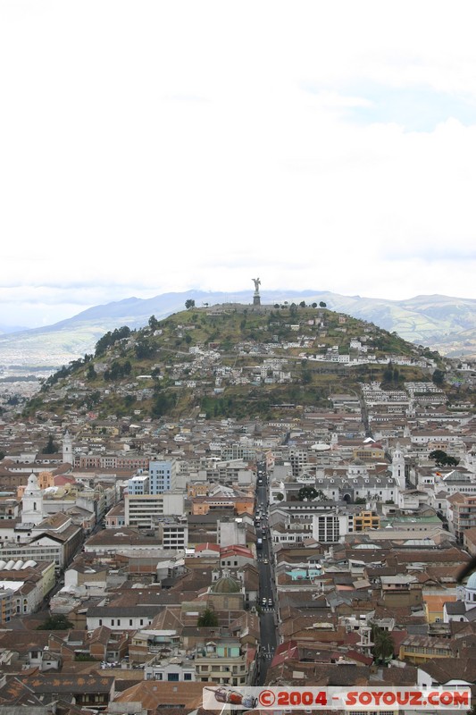 Quito - Basilica del Sagrado Voto Nacional - vue sur El Panecillo
Mots-clés: Ecuador Eglise