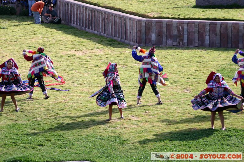 Cuzco - Qorikancha - Danzas Folkloricas
Mots-clés: peru Danse Folklore personnes cusco