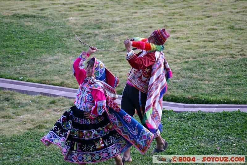 Cuzco - Qorikancha - Danzas Folkloricas
Mots-clés: peru Danse Folklore personnes cusco