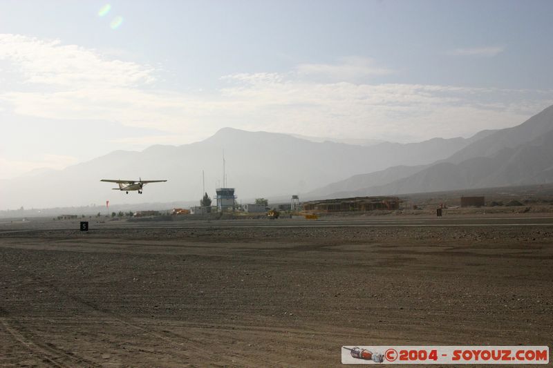 Nazca - Areopuerto "Maria Reiche" - Cessna au decollage
Mots-clés: peru Nasca avion