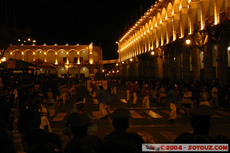 Arequipa - Serenata 464 Aniversario
Mots-clés: peru Nuit Danse Folklore