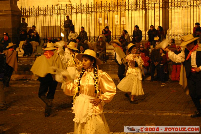 Arequipa - Serenata 464 Aniversario
Mots-clés: peru Nuit Danse Folklore