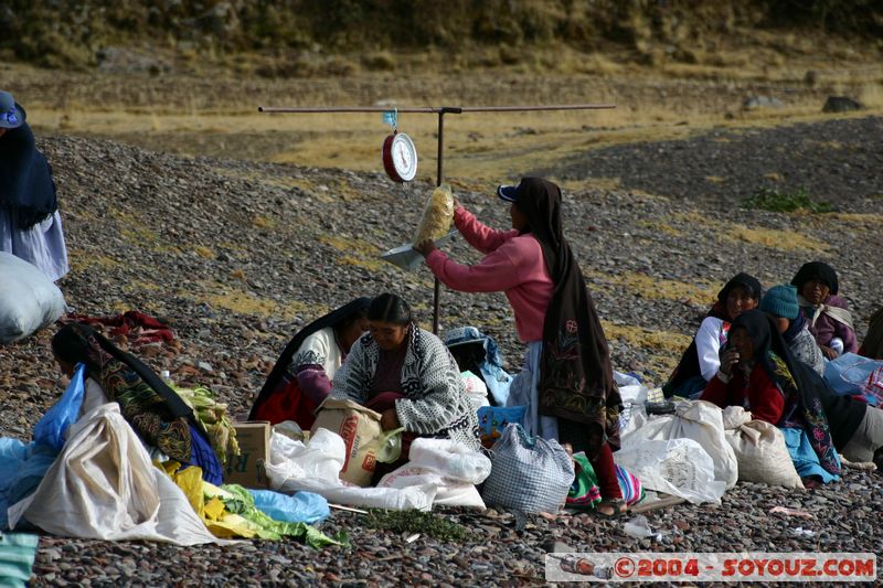 Lago Titicaca - Isla Amantani - Mercado
Mots-clés: peru Marche personnes Folklore