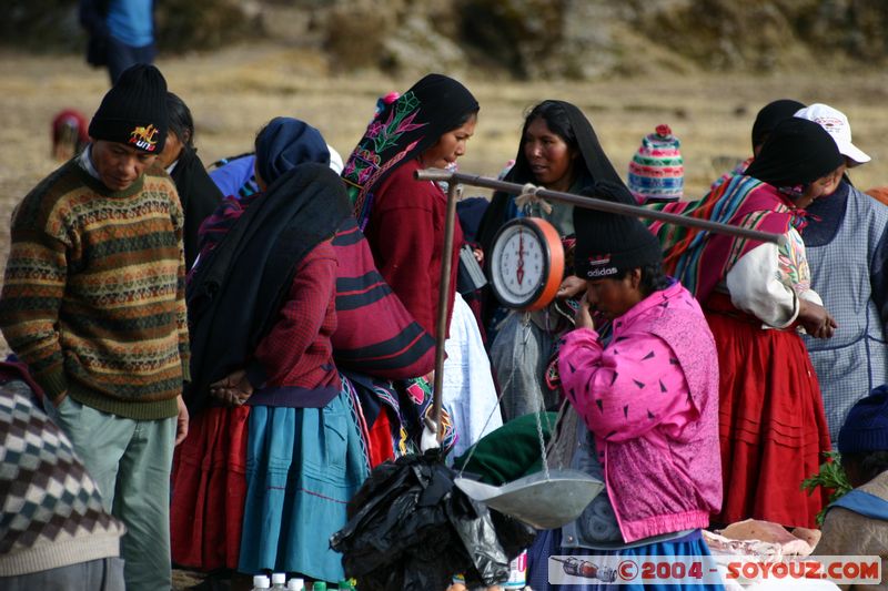 Lago Titicaca - Isla Amantani - Mercado
Mots-clés: peru Marche personnes Folklore