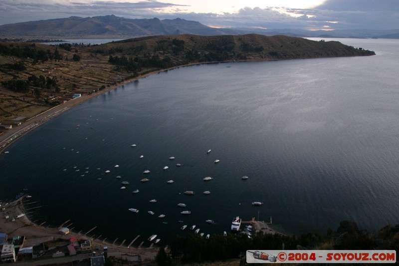 Vue sur Copacabana depuis Cerro Calvario
Mots-clés: sunset Lac