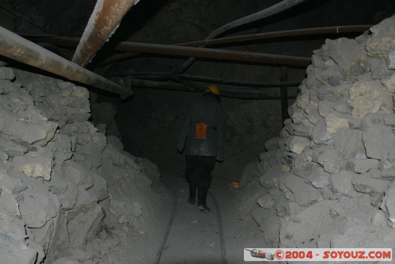 Cerro Rico - Mina Candelaria
Mots-clés: Mine grotte Mineurs personnes