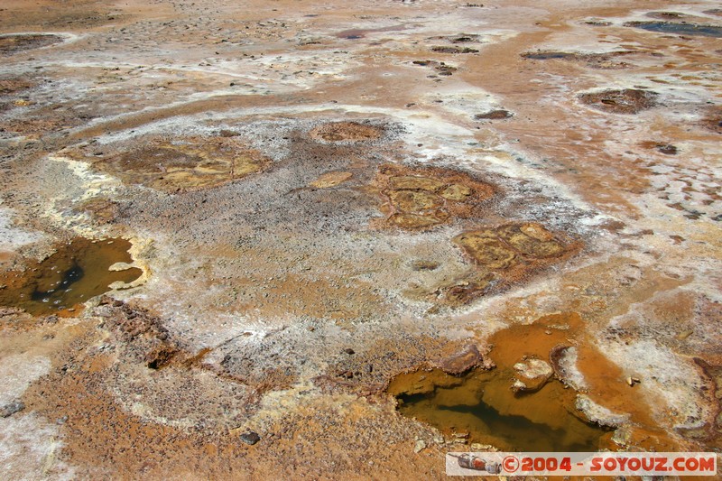 Salar de Uyuni - Jeux de couleurs minerales
