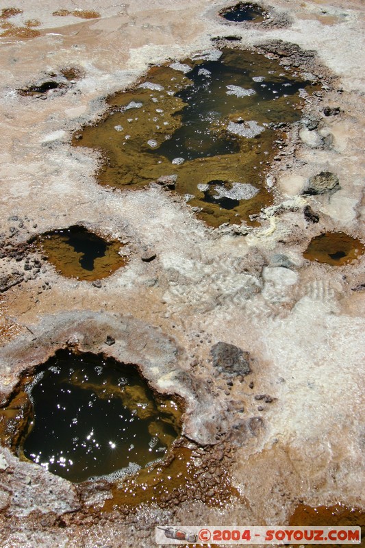 Salar de Uyuni - Jeux de couleurs minerales
