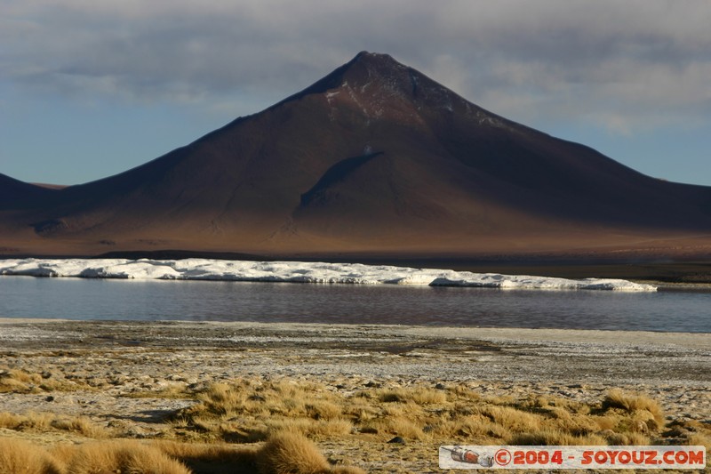 Laguna Colorada - Cerro Pabellon
Mots-clés: volcan