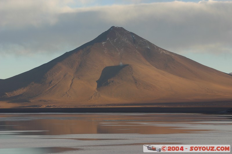 Laguna Colorada - Cerro Pabellon
Mots-clés: sunset volcan