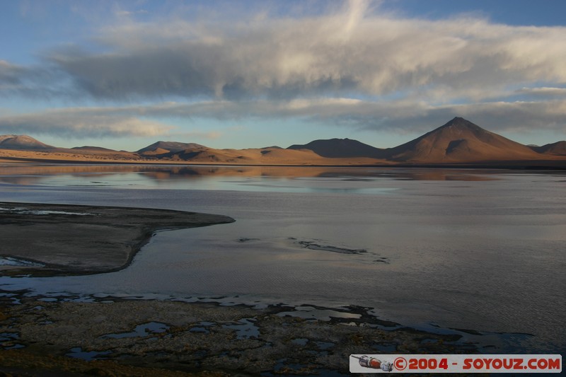 Laguna Colorada - Cerro Pabellon
Mots-clés: sunset volcan